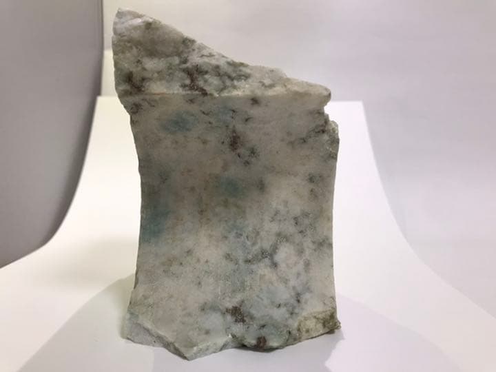 糸魚川翡翠　青翡翠　1060g