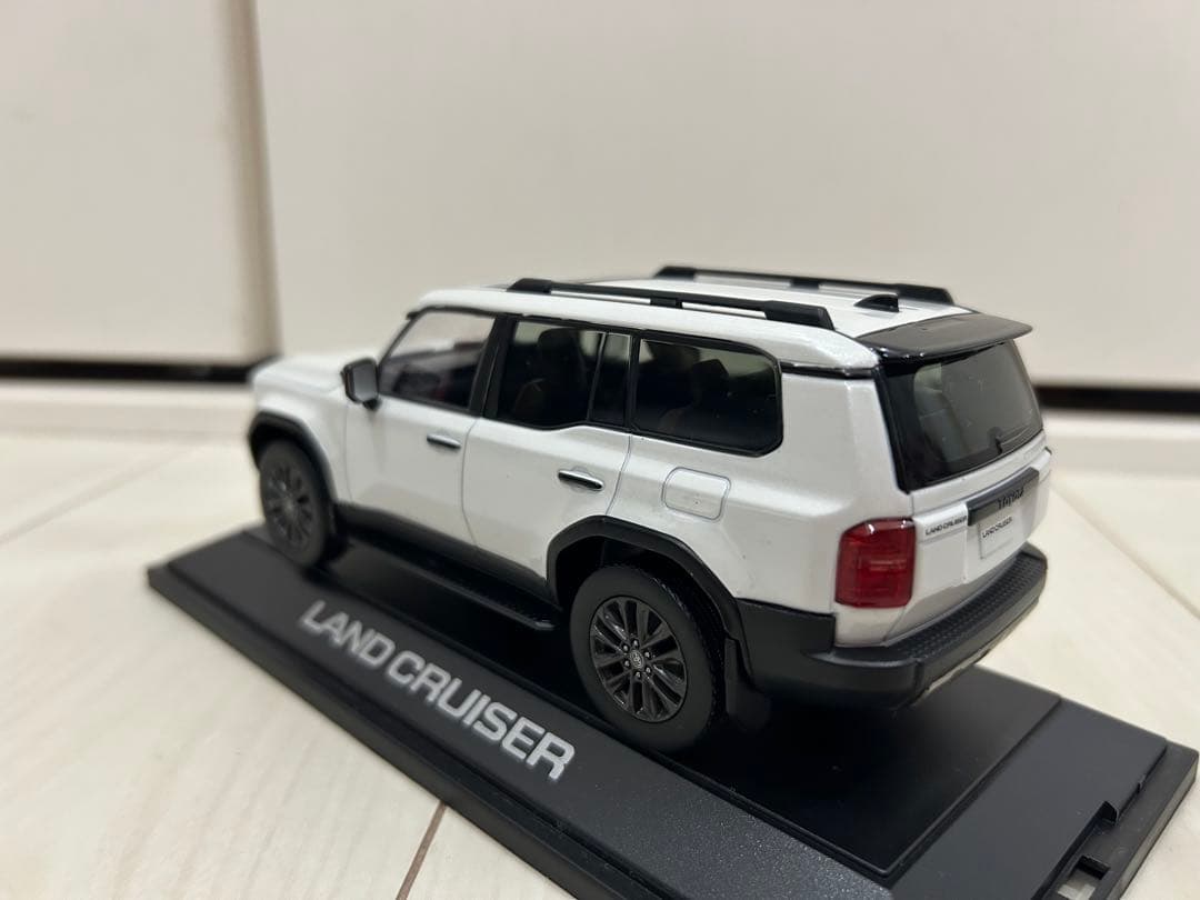 希少 トヨタ ランドクルーザー 250 1/30 カラーサンプル ホワイト