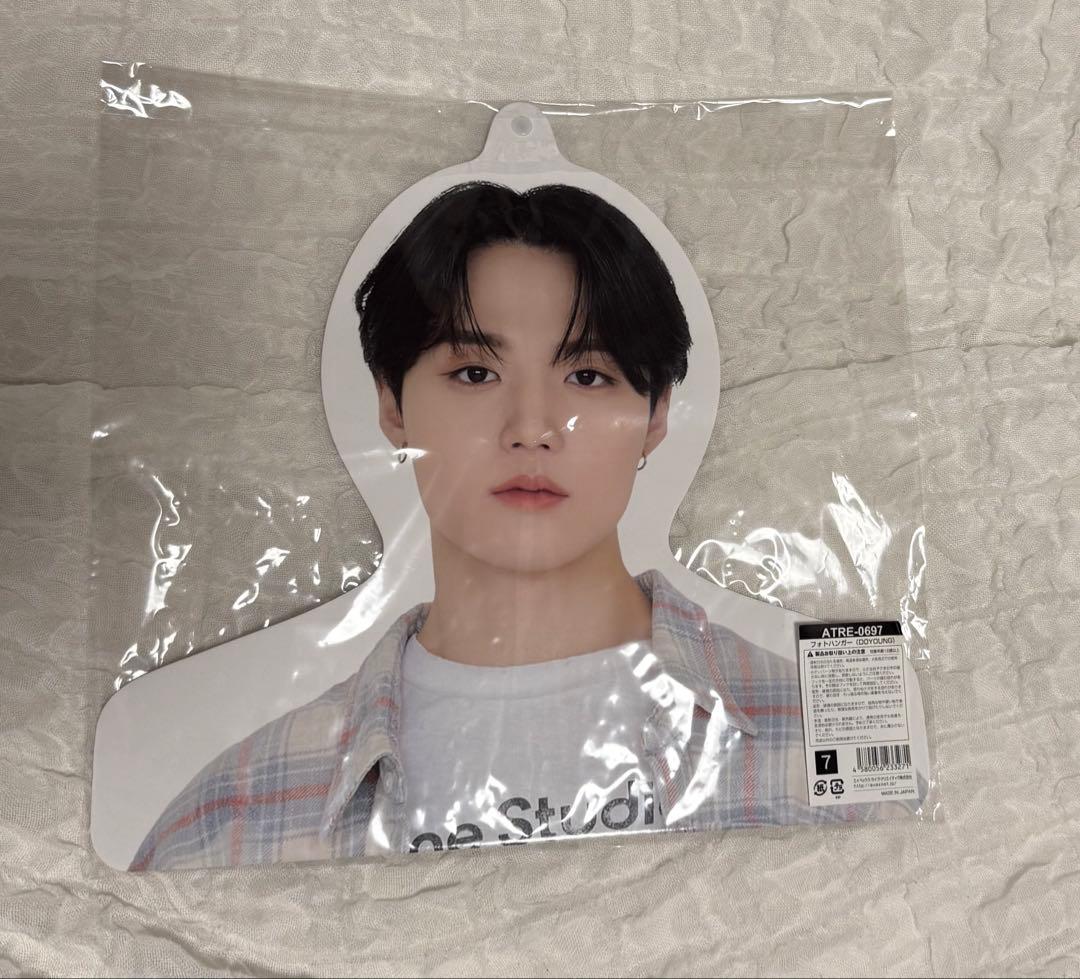 TREASURE ドヨン 缶バッジ ハンガー REBOOT KINGKONG