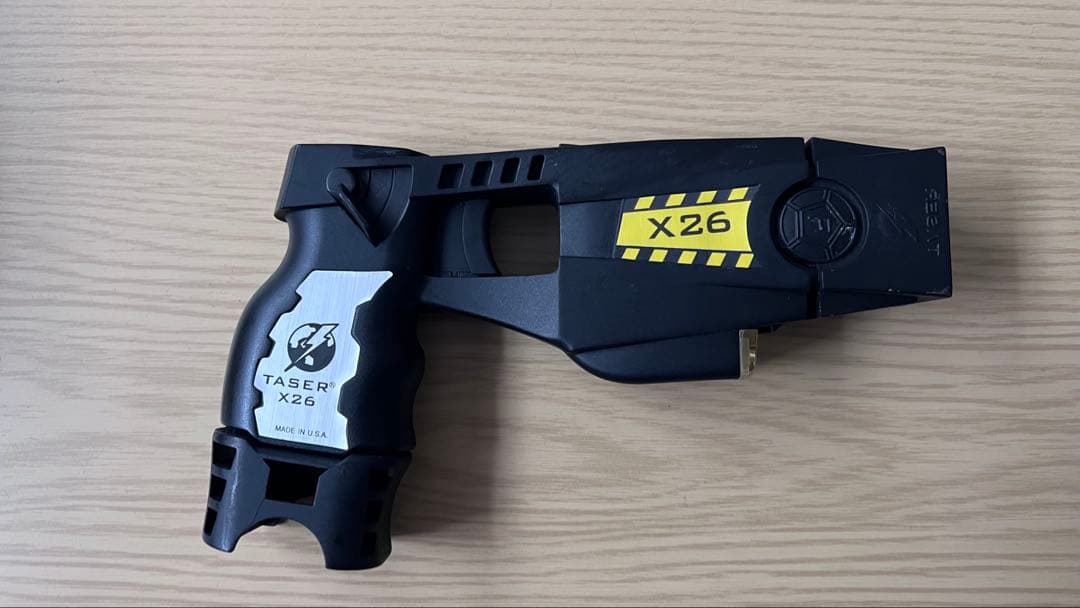 Small Monster製 TASER X26 ホルスター付き