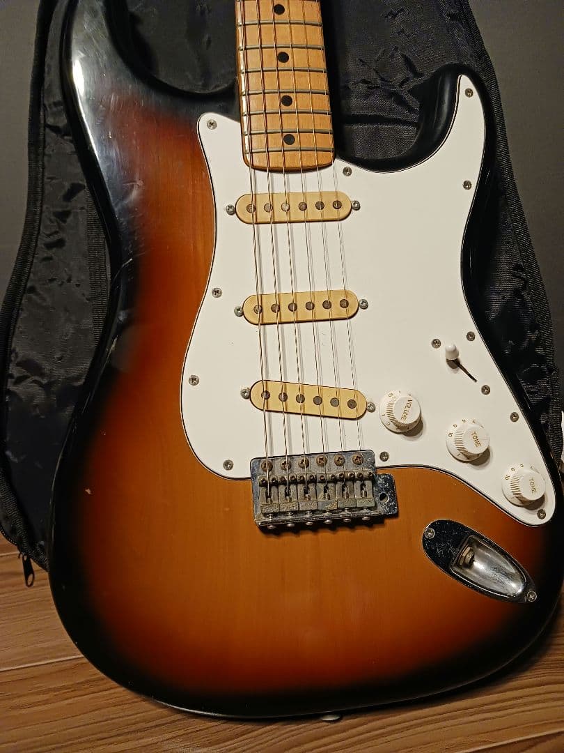 フェルナンデス　エレキギター　ストラトキャスター