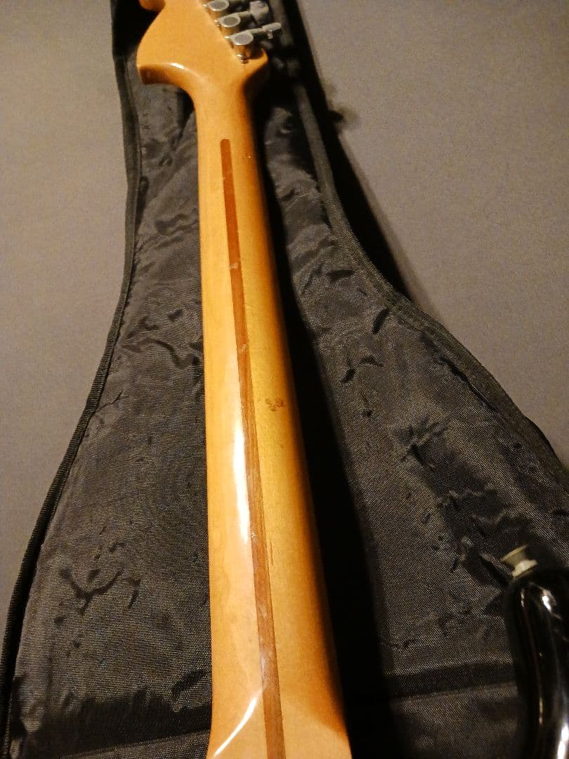 フェルナンデス　エレキギター　ストラトキャスター