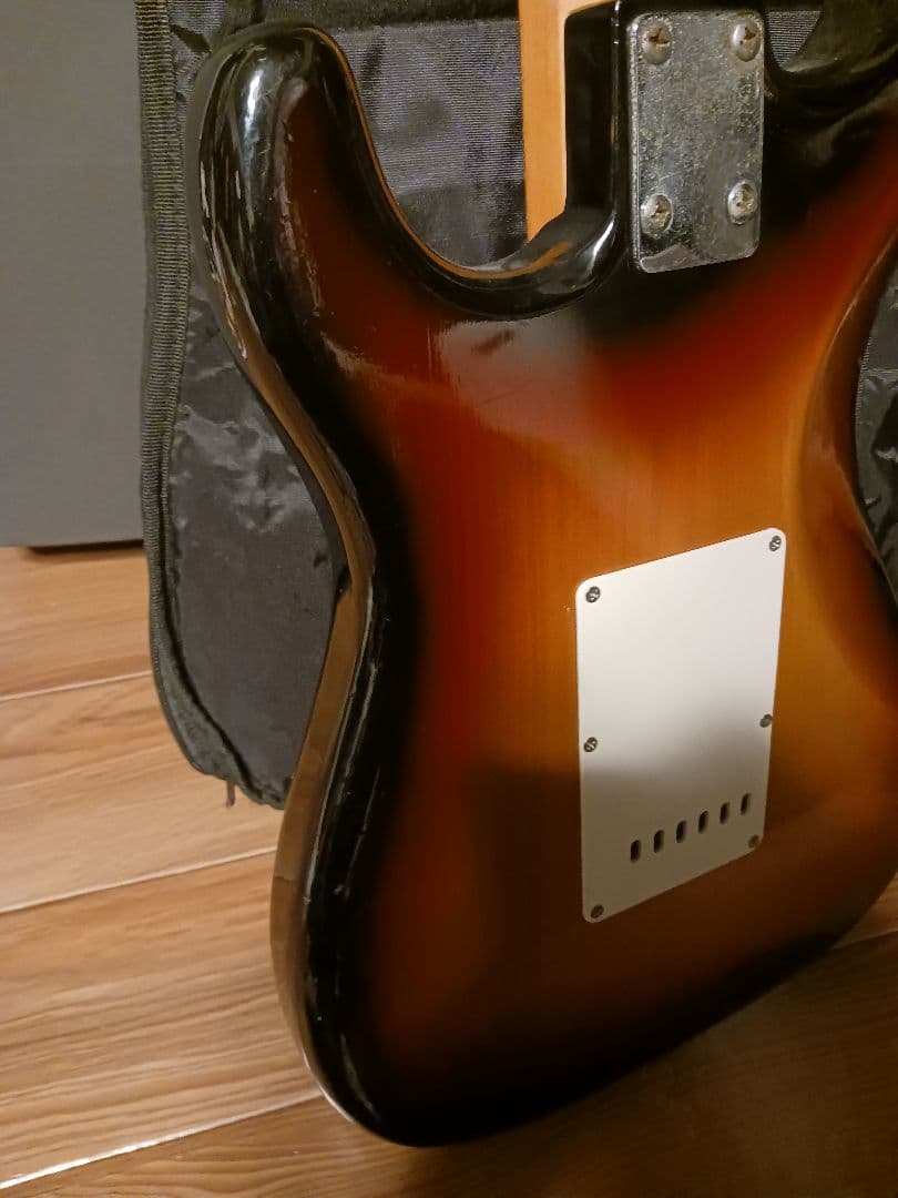 フェルナンデス　エレキギター　ストラトキャスター