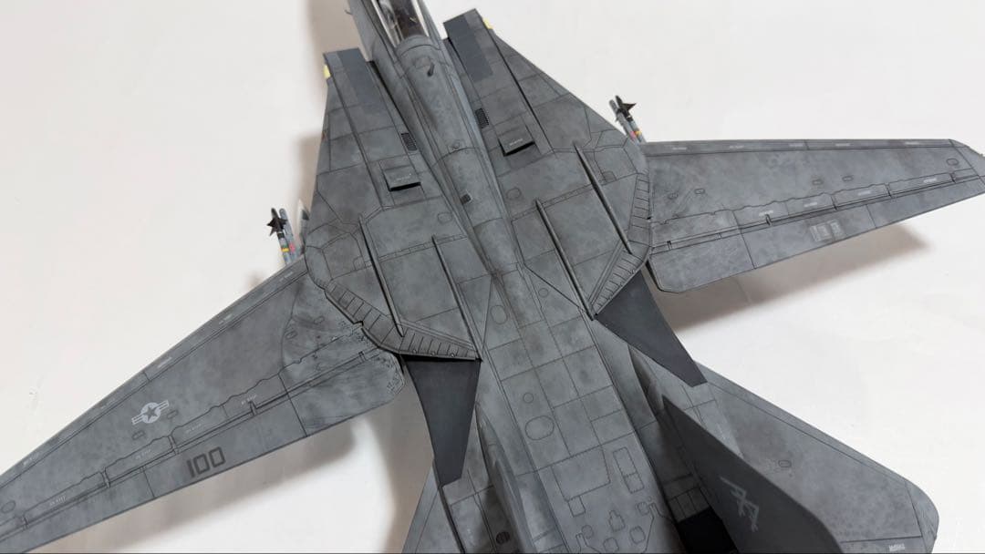タミヤ 1/48 ジョリーロジャース仕様F-14D トムキャット 完成品
