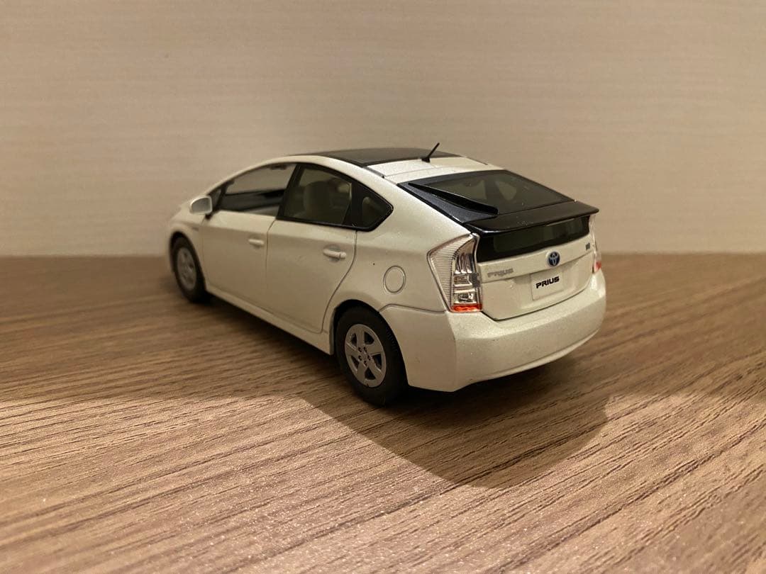 1/30 トヨタ　プリウス　カラーサンプル　非売品　ミニカー　ホワイトパール