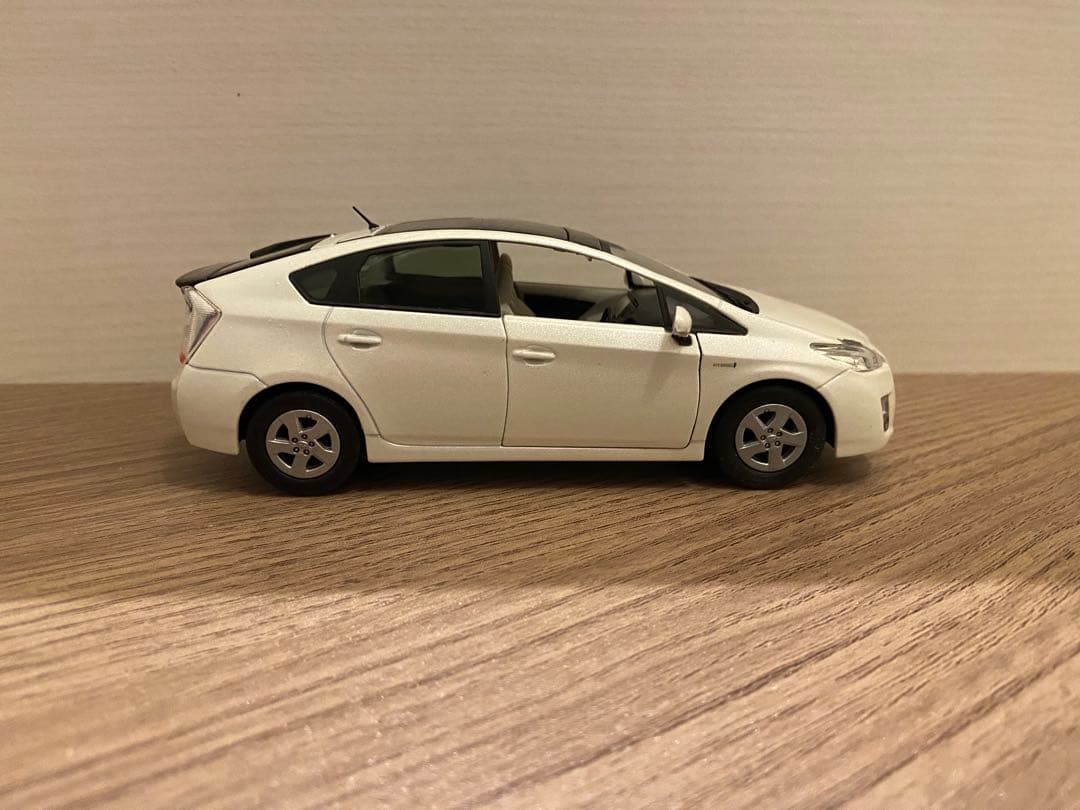 1/30 トヨタ　プリウス　カラーサンプル　非売品　ミニカー　ホワイトパール