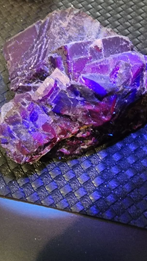 ブラックローズフローライト