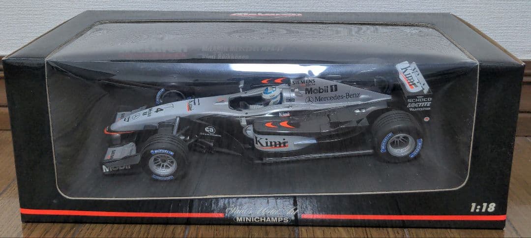 マクラーレン メルセデス MP4-17 1/18 ライコネン 2002