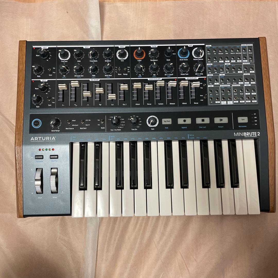 K*i様 ARTURIA MINIBRUTE 2 シンセサイザー 本体のみ
