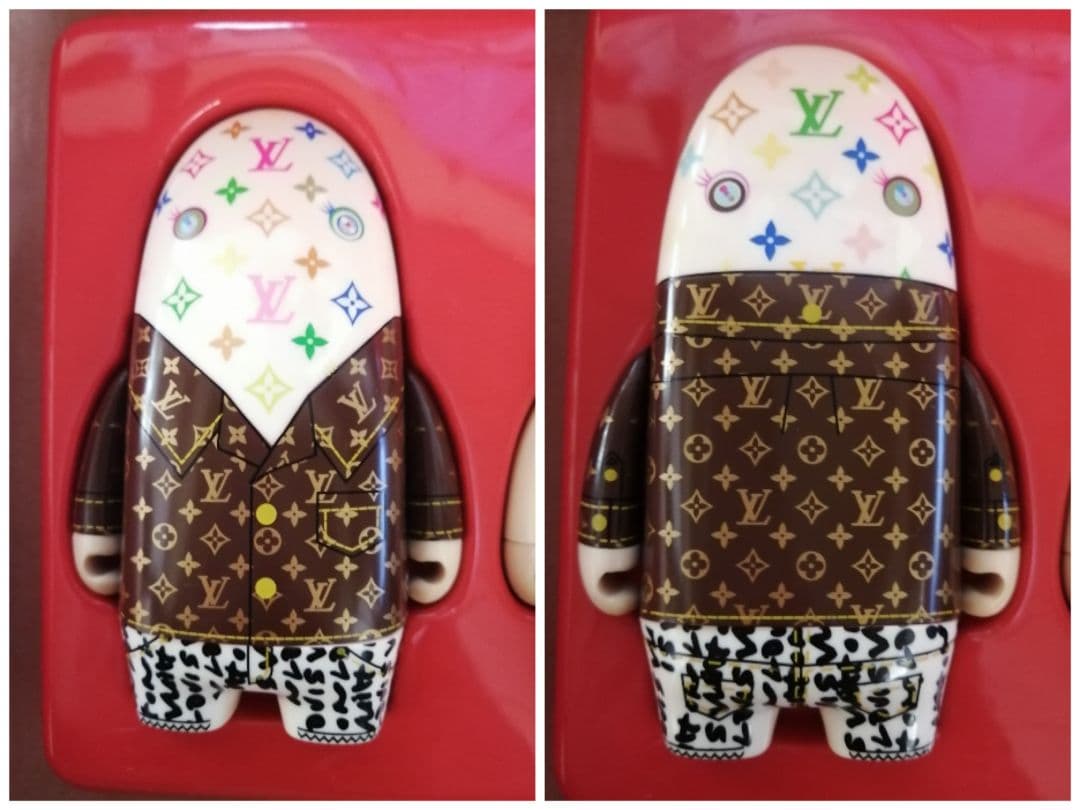 kidrobot　VISIONAIRE V44 RED