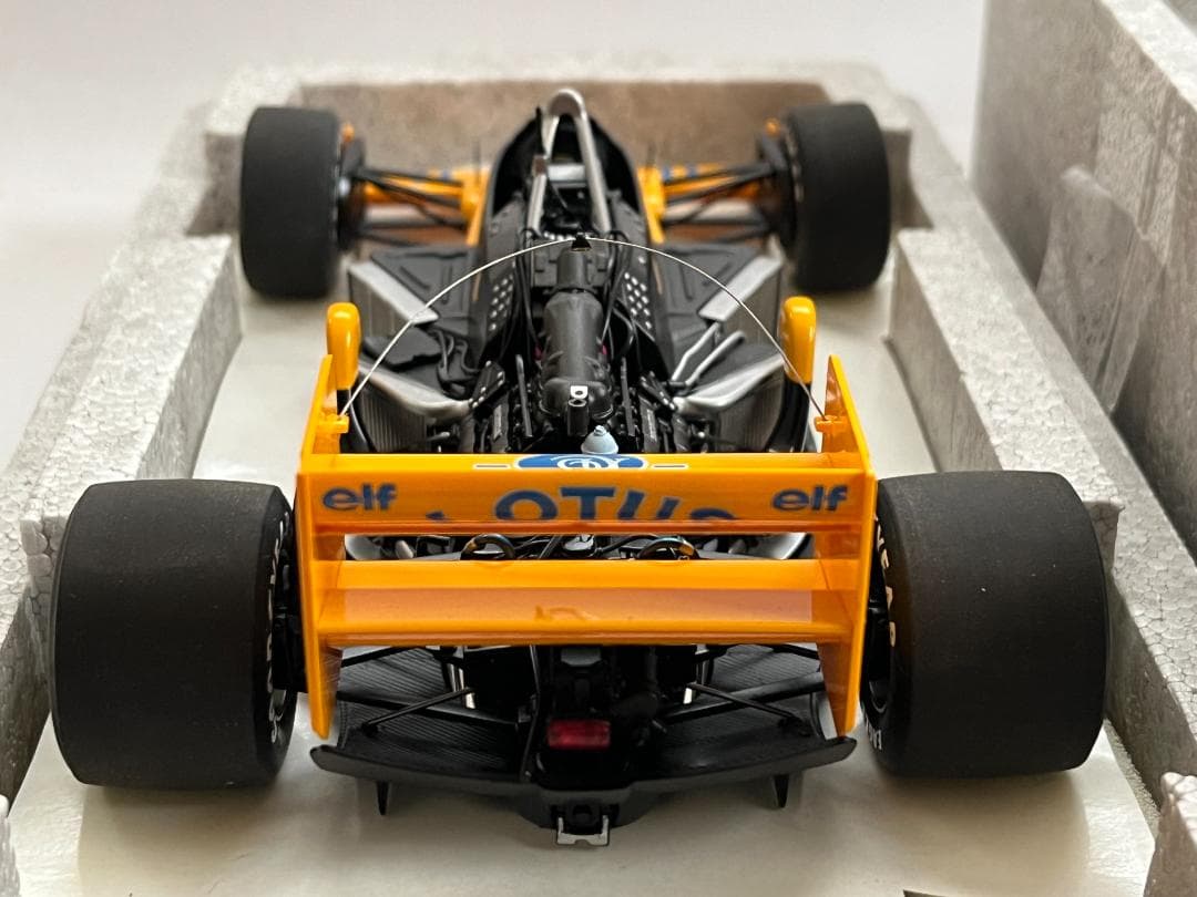 オートアート 1/18 ロータス 99T 中嶋悟 #11 箱付 88726 美品