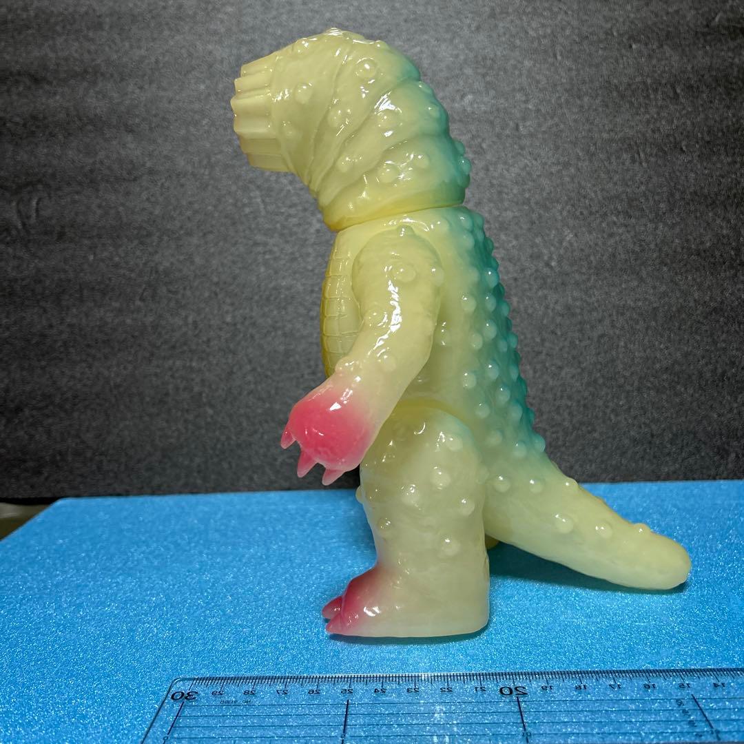 アマプロ　凶悪怪獣ナルトンソフビ