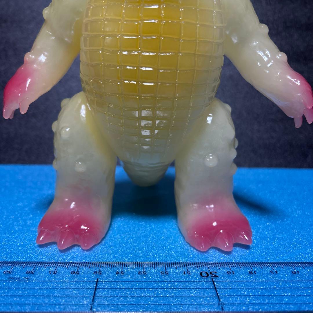 アマプロ　凶悪怪獣ナルトンソフビ