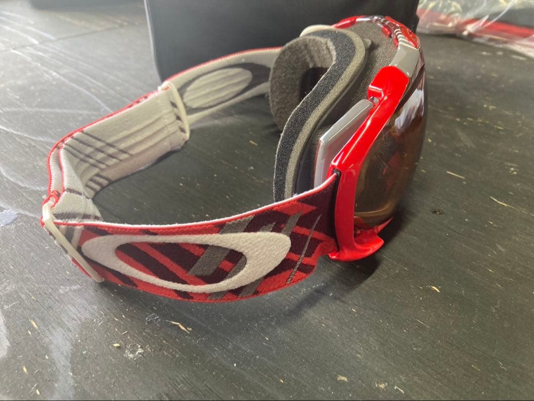 Oakley レッド ミラーゴーグル ケース付き