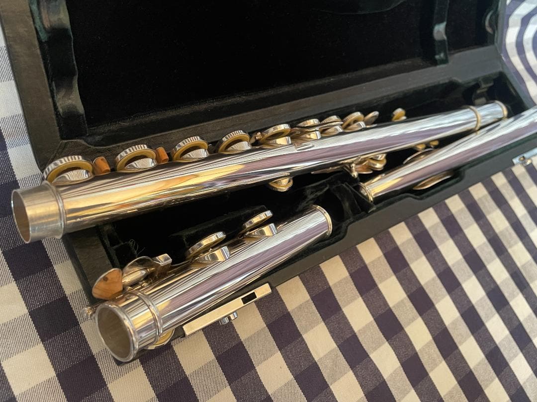 パールフルート 総銀製 “Maesta” ソルダードトーンホール ＣＣＥ