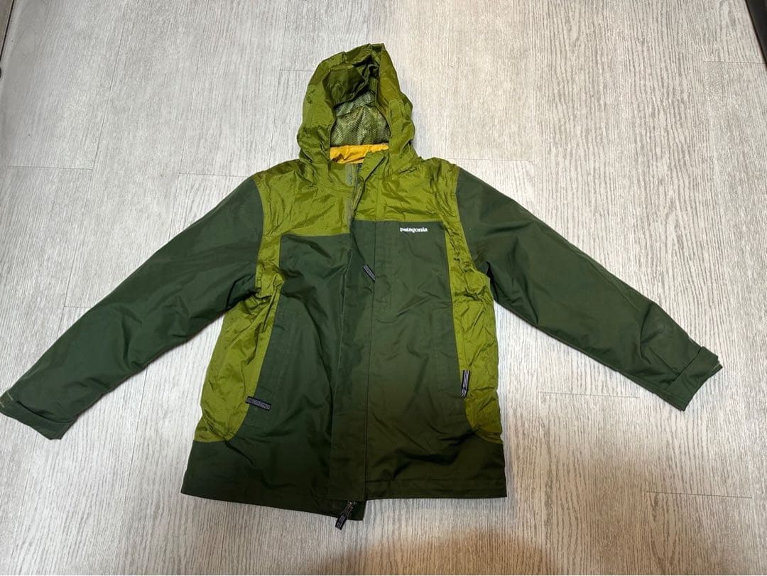 パタゴニア　スノーウェア　キッズ　130センチ　サイズS