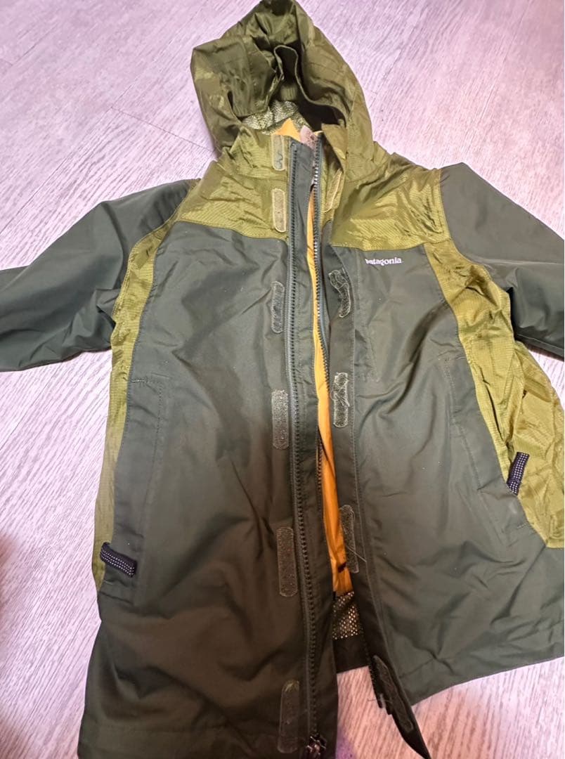 パタゴニア　スノーウェア　キッズ　130センチ　サイズS