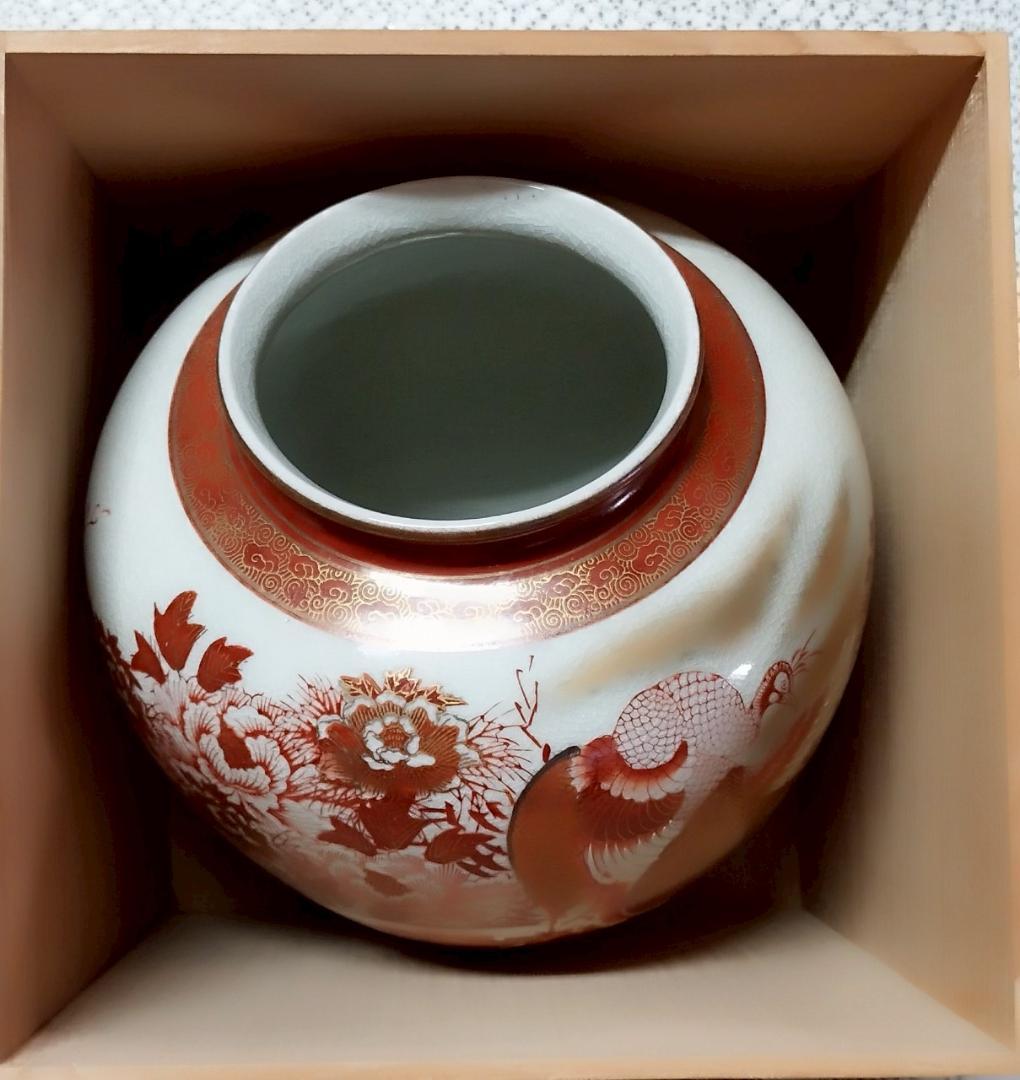 赤色の鶴と花の陶器花瓶