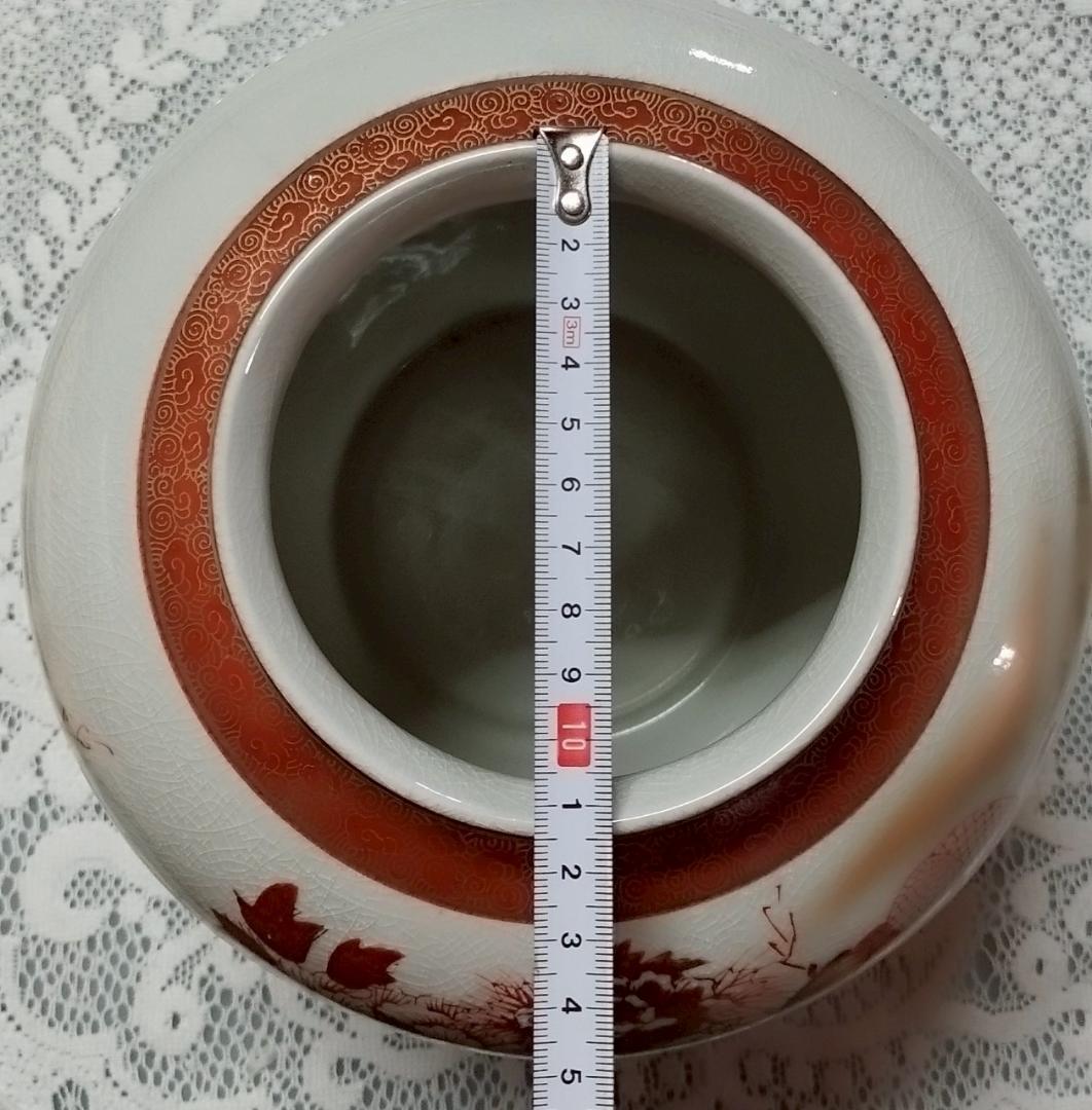 赤色の鶴と花の陶器花瓶