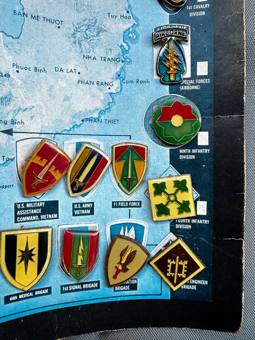 米軍　ベトナム派遣部隊　ピンバッジ