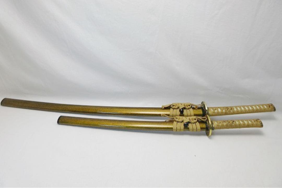 時代武具 脇差 金梨地 雲龍図揃 模造刀 大太刀 小太刀 一對 鍔 鞘付仕舞袋