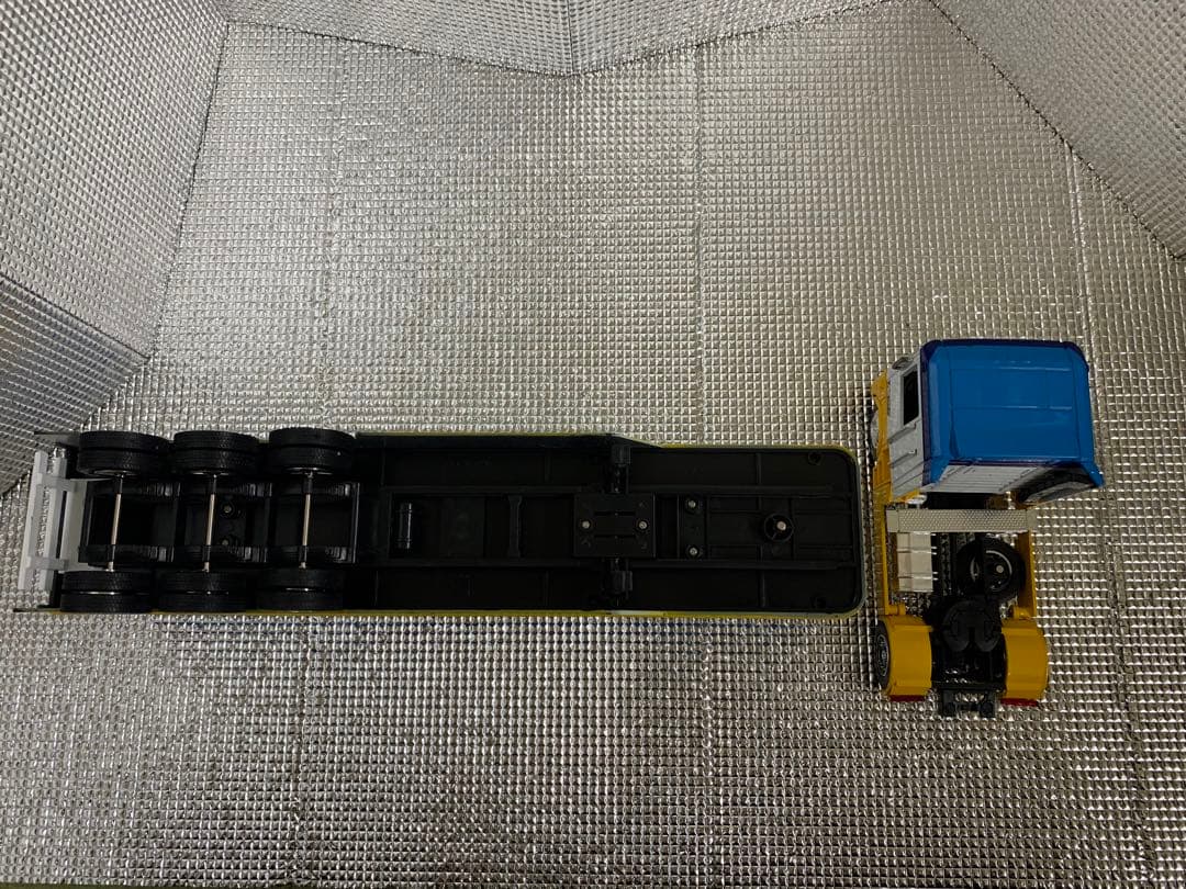 約50㌢BIGサイズ　F1ルノー　マグナム　トランスポーター　2007　1/32