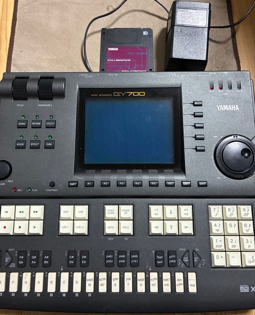 ヤマハ YAMAHA QY700 シーケンサー　アダプタ付き