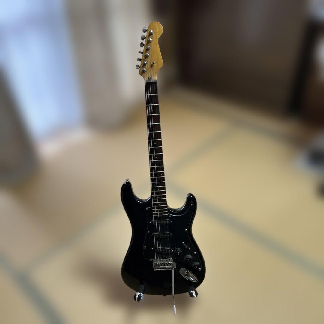 エレキギター ストラスキャスター 黒 メーカーのロゴは消してありました。