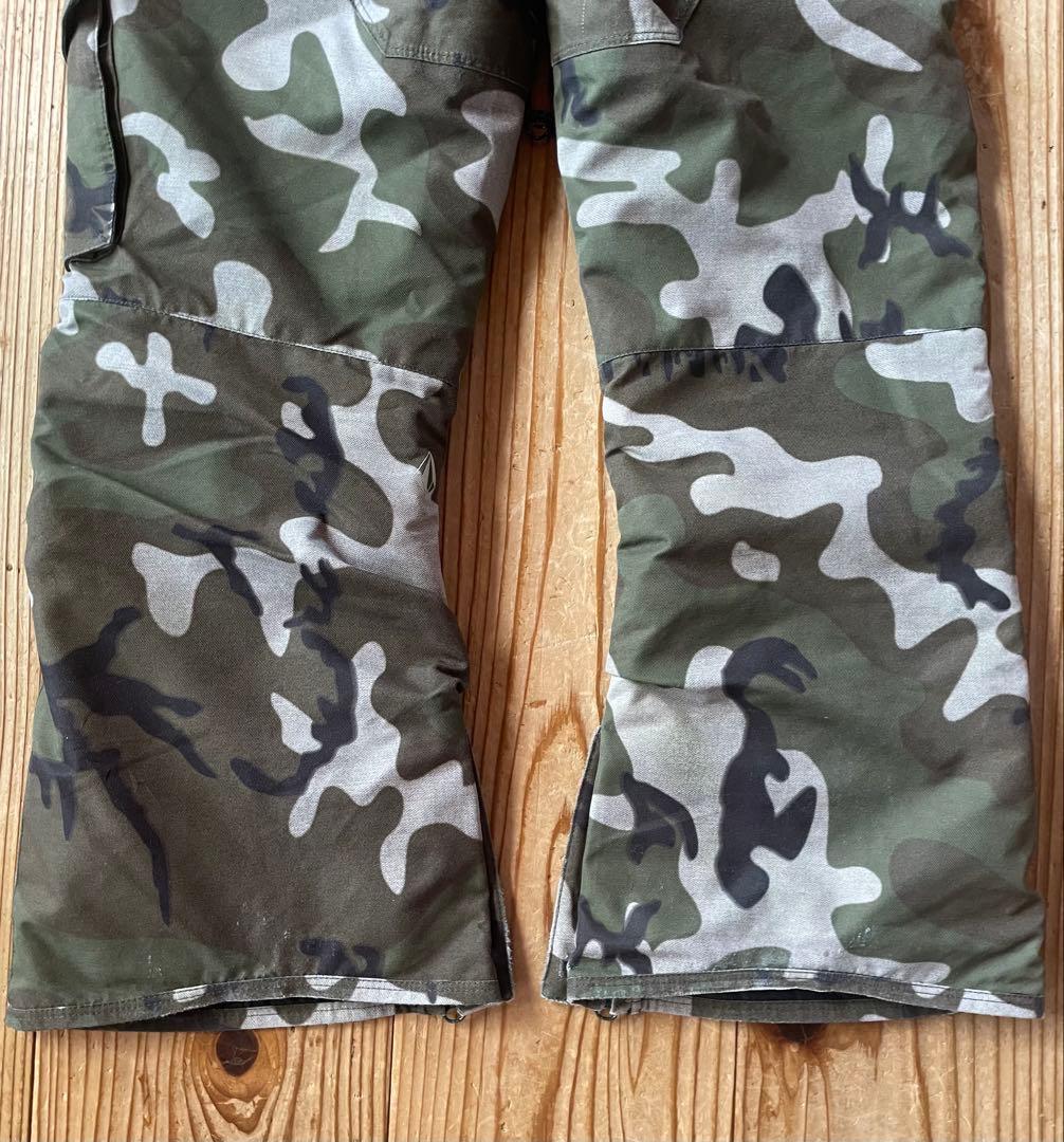 お値下げしました！VOLCOM スノーウェアキッズXS