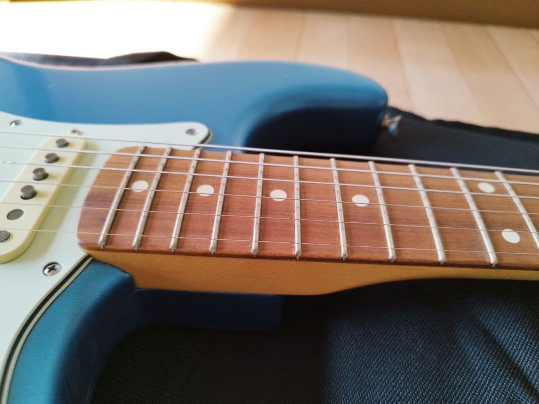 美品　fender Vintera Road Worn Stratocaster