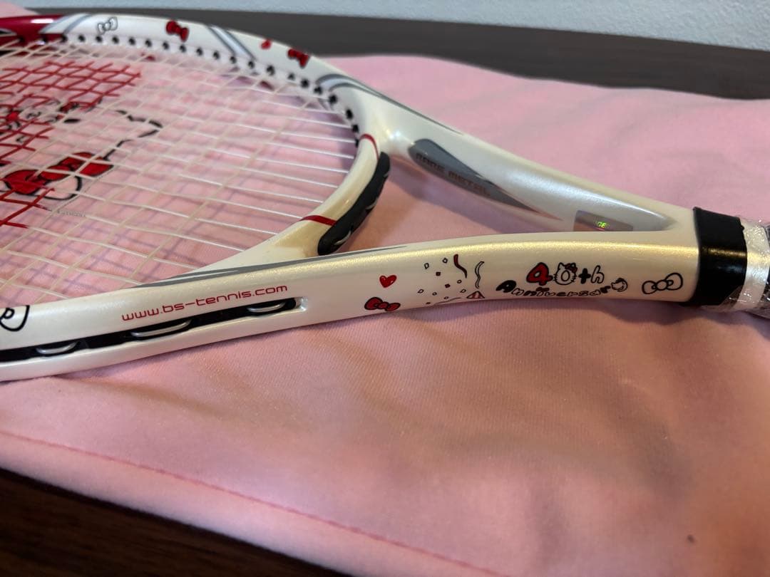 ハローキティ40周年アニバーサリーテニスラケット
