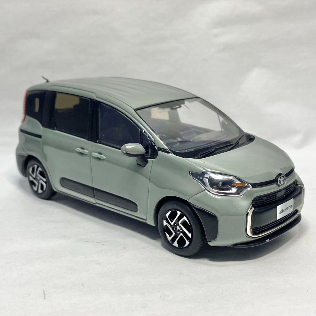 1/30 新型 トヨタ シエンタ sienta カラーサンプル アーバンカーキ
