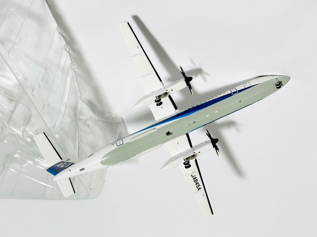 全日空商事 1/200 ANA DHC-8-400 DH28008