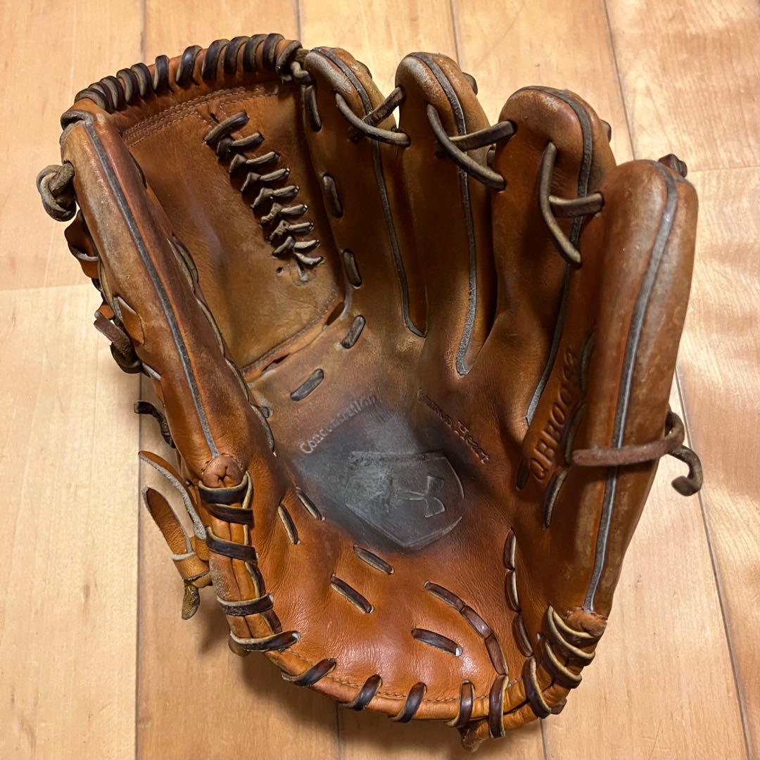 アンダーアーマー 硬式投手用グローブ