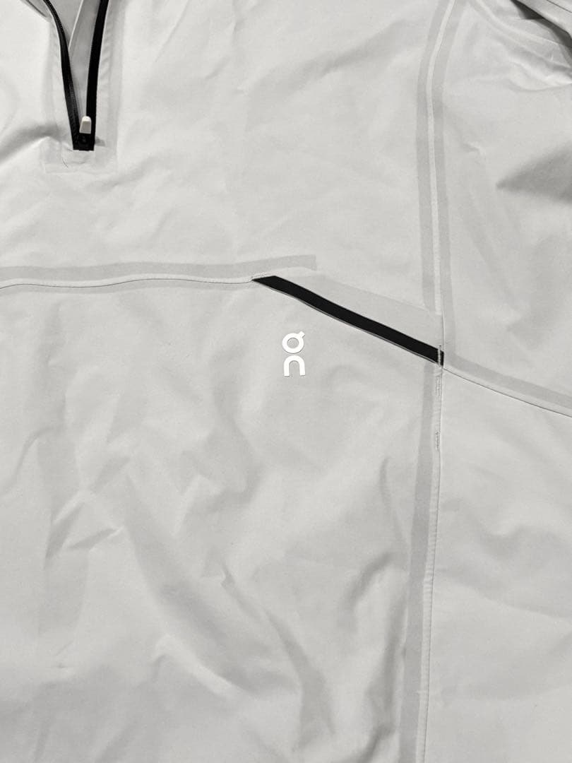 美品 オン On ウィンドブレーカー Mサイズ 防水 防風