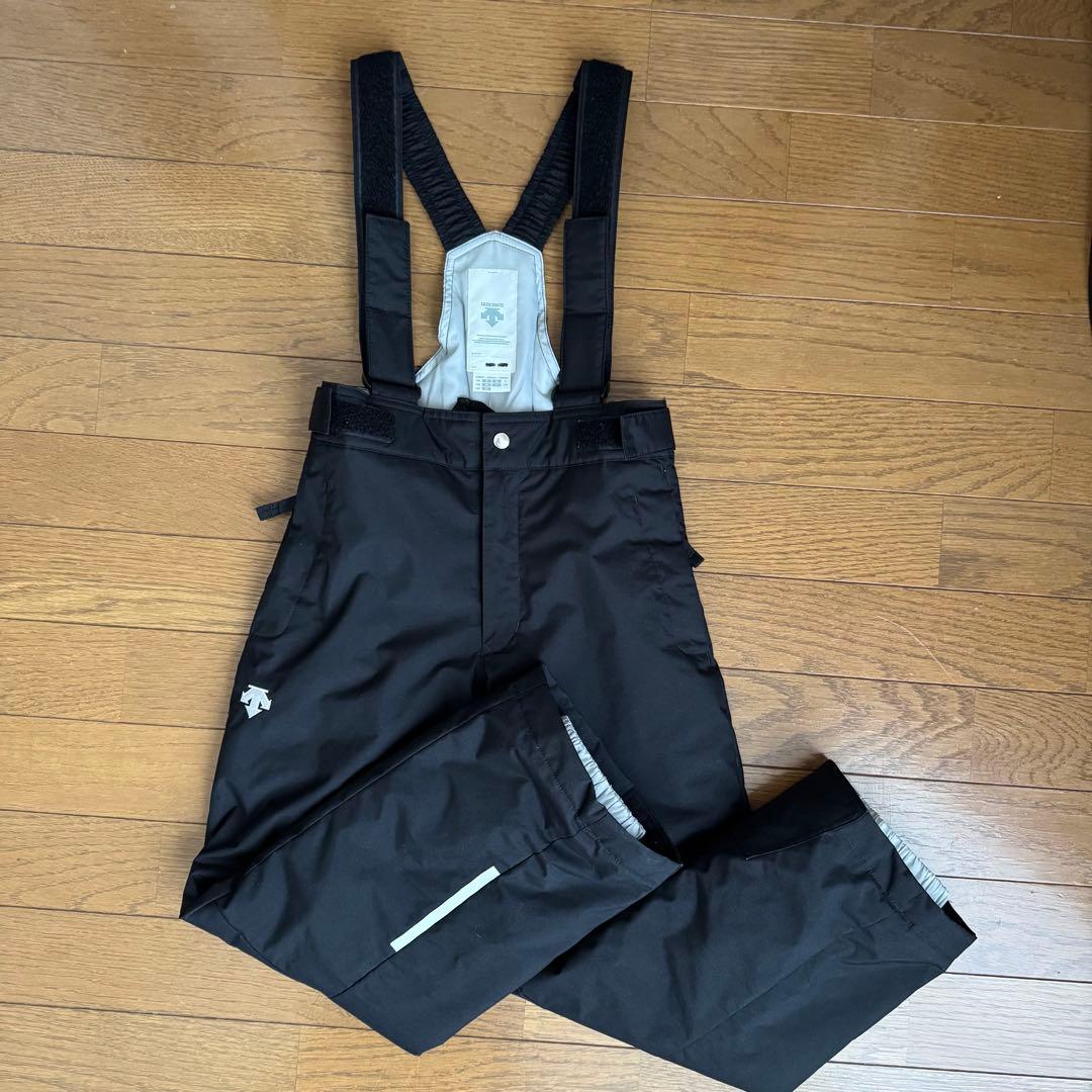 デサント　スキーウエア ジュニア 上下 セット　120 グローブはおまけです。