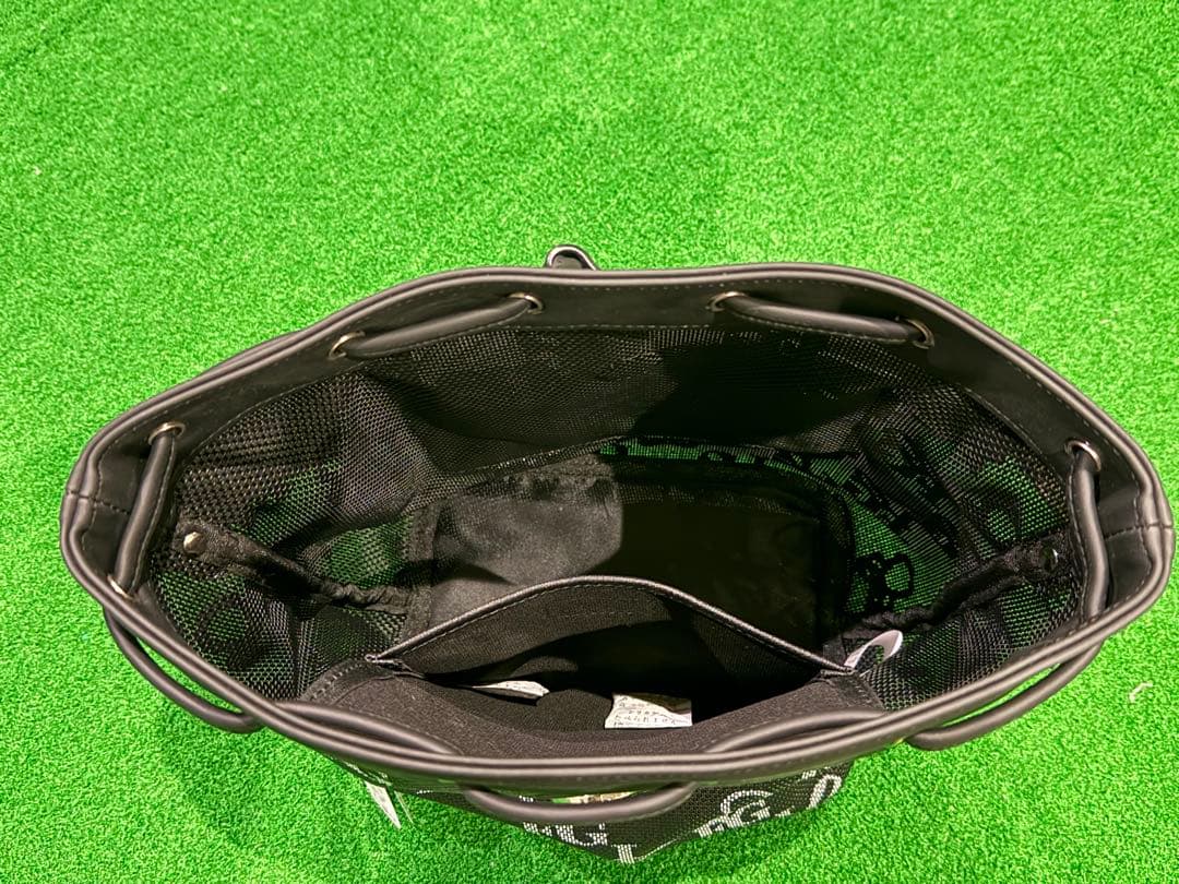 マークアンドロナ正規品、新品、未使用　タグ付　巾着型のカートバッグとボールポーチ