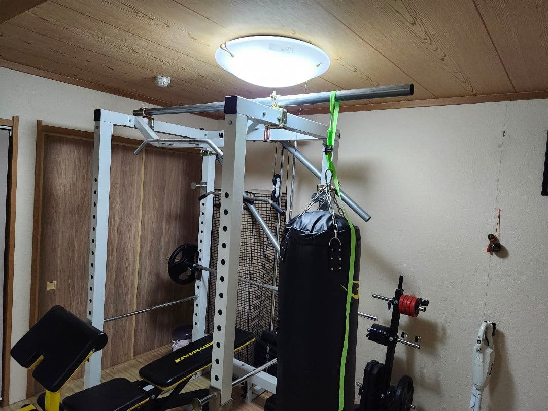 ワイルドフィット製のパワーラック(200ポンドウエイト付き)　他　セット