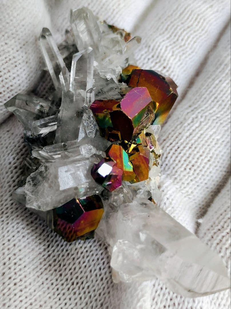 h*g様 【コレクター向】レインボーパイライト 水晶クラスター 共生 インドネシ