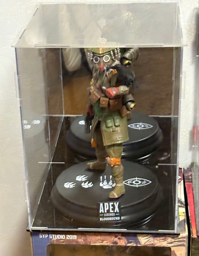Apex Legendsフィギュア　 レイス ・ブラッドハウンド【箱・ケース付】