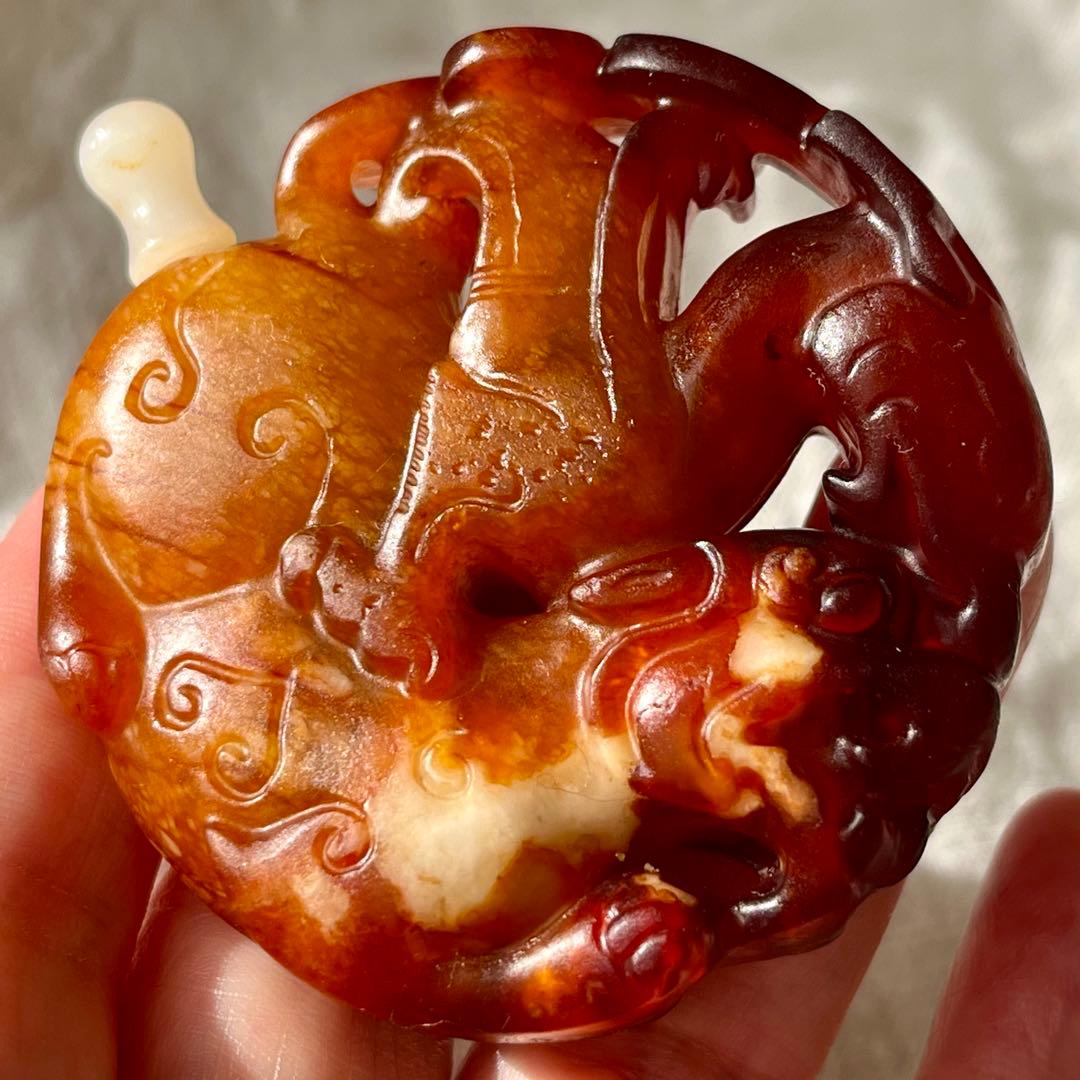 和田玉 赤玉 鼻煙壺 嗅ぎタバコケース 古玉 手彫 彫刻 神獣 軟玉 ネフライト