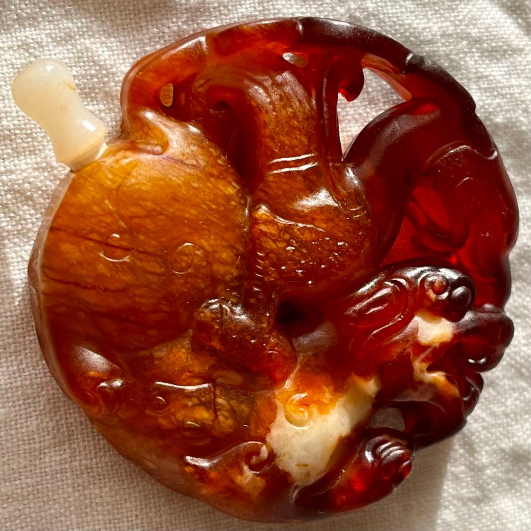 和田玉 赤玉 鼻煙壺 嗅ぎタバコケース 古玉 手彫 彫刻 神獣 軟玉 ネフライト