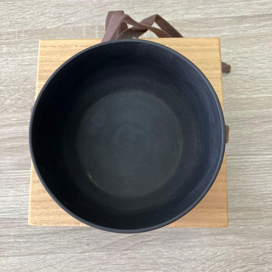 ウェッジウッド黒色陶器茶碗 木箱付き