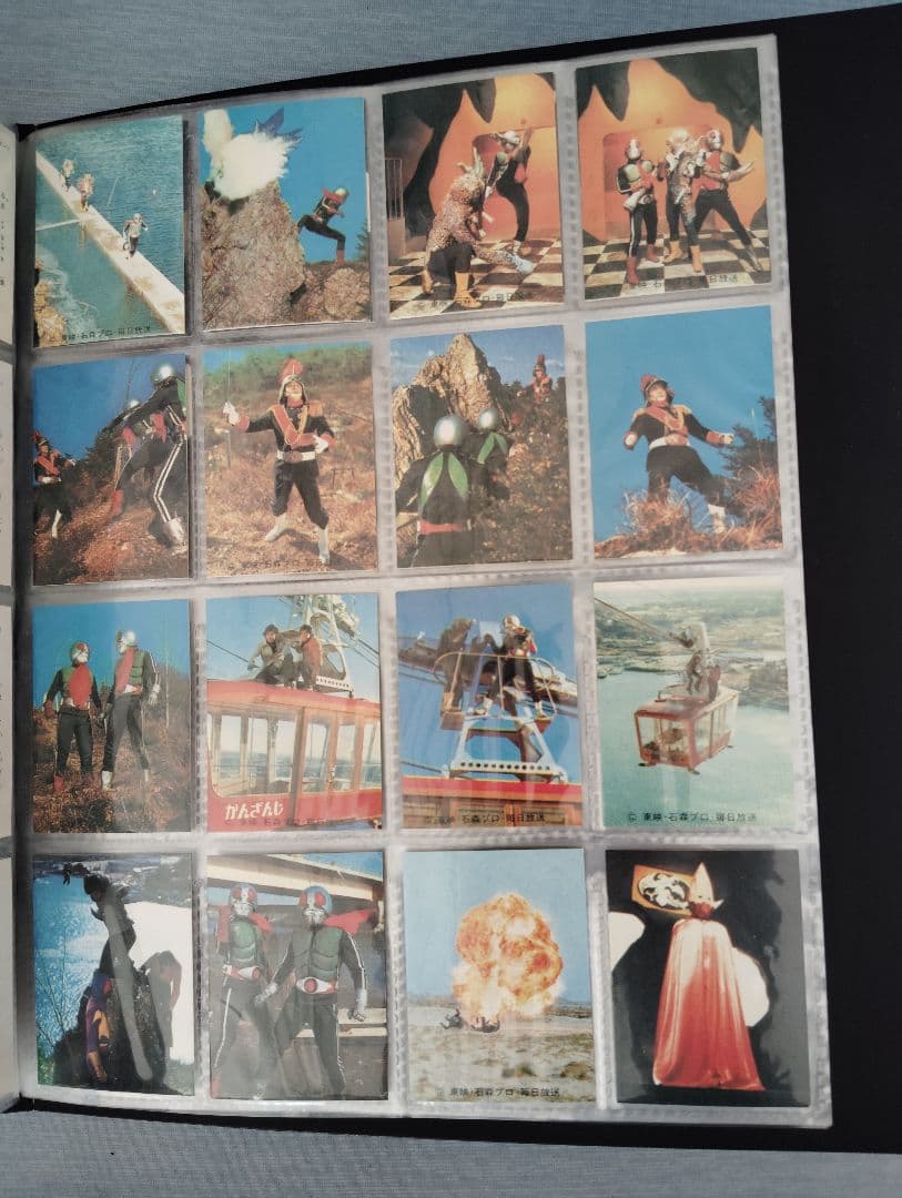 ◆必見◆旧仮面ライダーカード546枚（復刻版）+専用アルバム