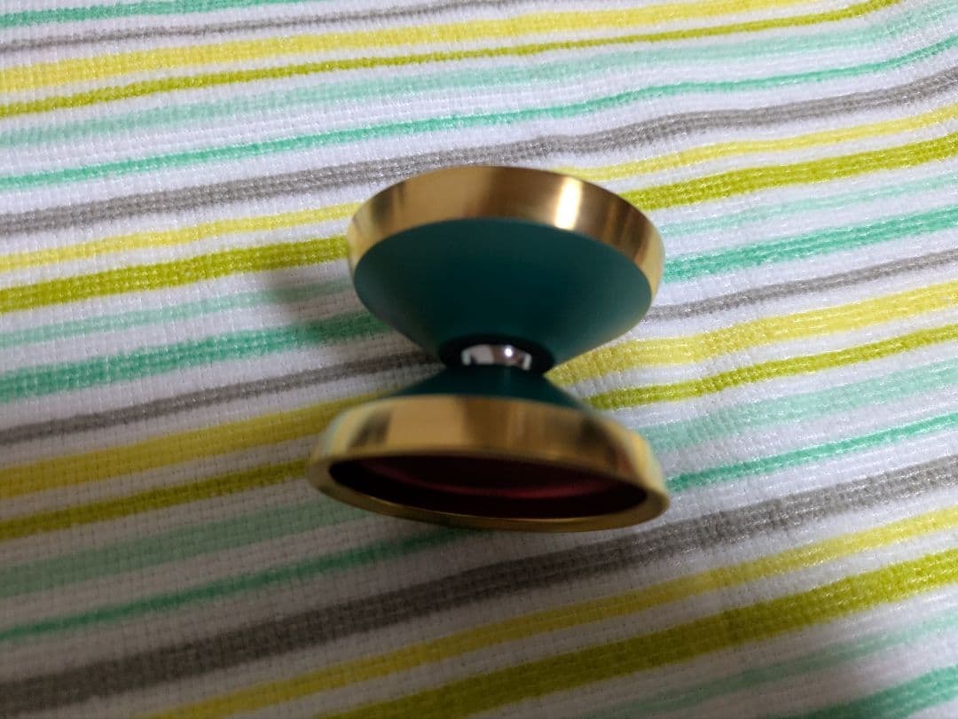 ハミングバード hummingbird ヨーヨーレッド/グリーン/ゴールドリム