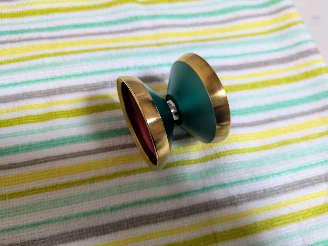 ハミングバード hummingbird ヨーヨーレッド/グリーン/ゴールドリム