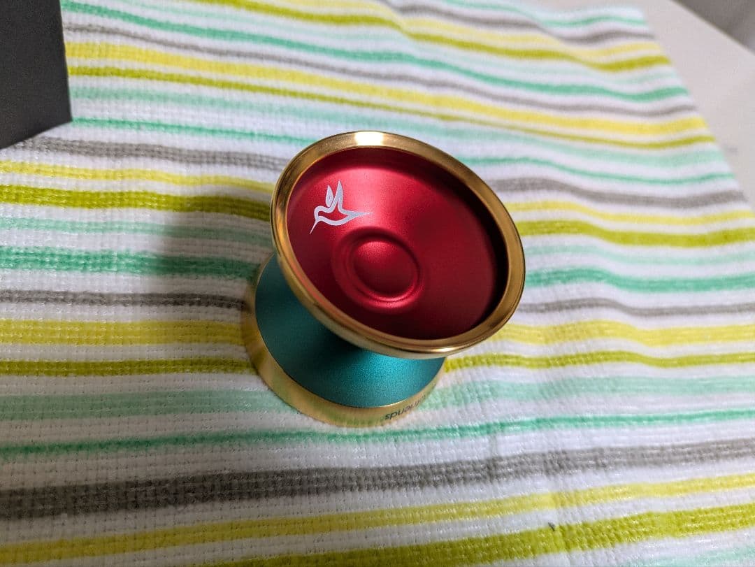 ハミングバード hummingbird ヨーヨーレッド/グリーン/ゴールドリム