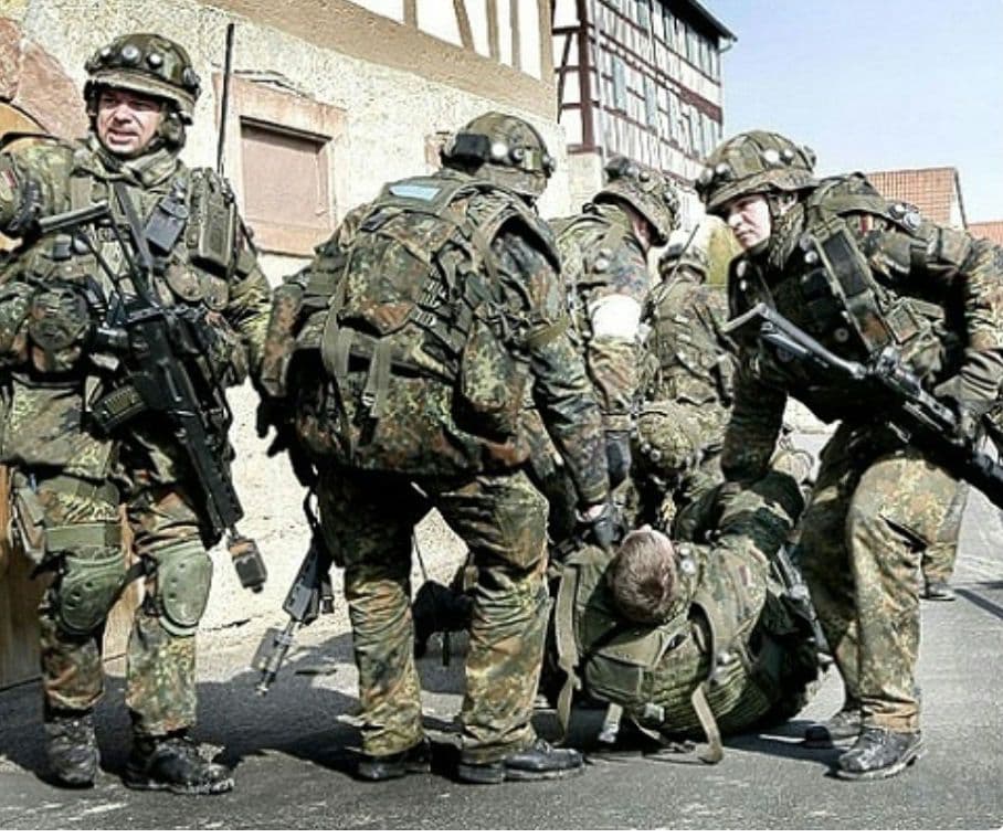 1 MIL-TEC社製 タクティカルベスト アサルト フレクターンカモ 迷彩