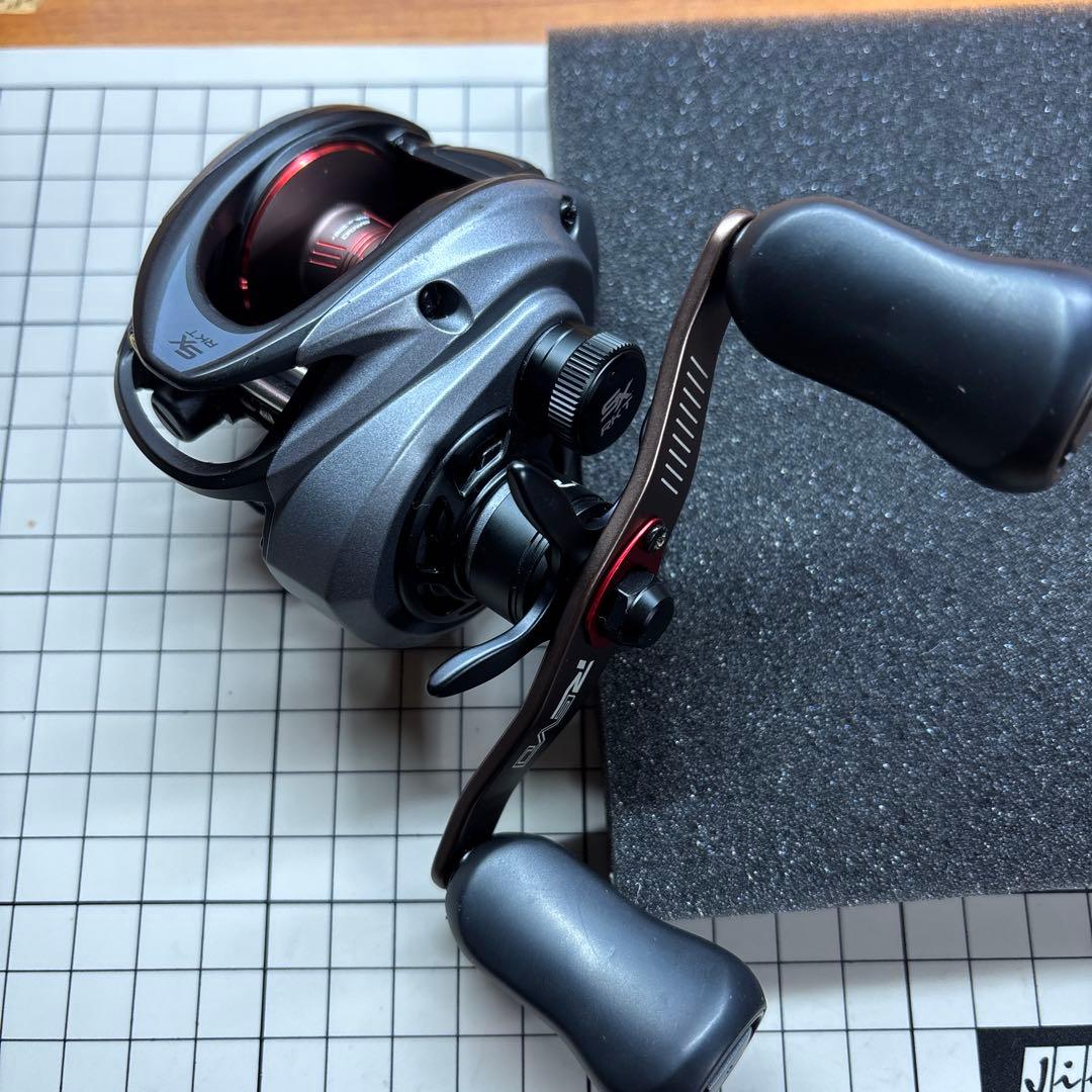 Abu Garcia REVO5SXRKTLP-L レボ5ロケット　左ハンドル