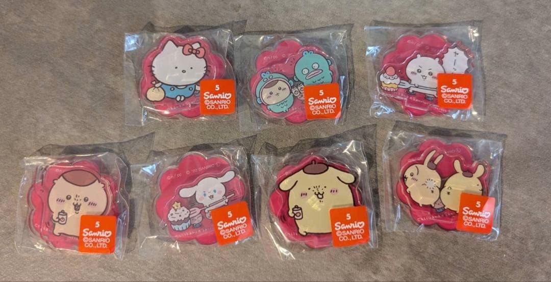 ちいかわ　サンリオ　ちいかわサンリオ　コラボ　アクリルスタンド　アクスタ